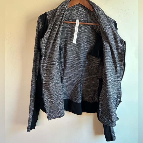 Lululemon BHAKTI Yoga JACKET women 6 Luxstreme double Zip Wrap thumbholes EUC - Picture 4 of 15